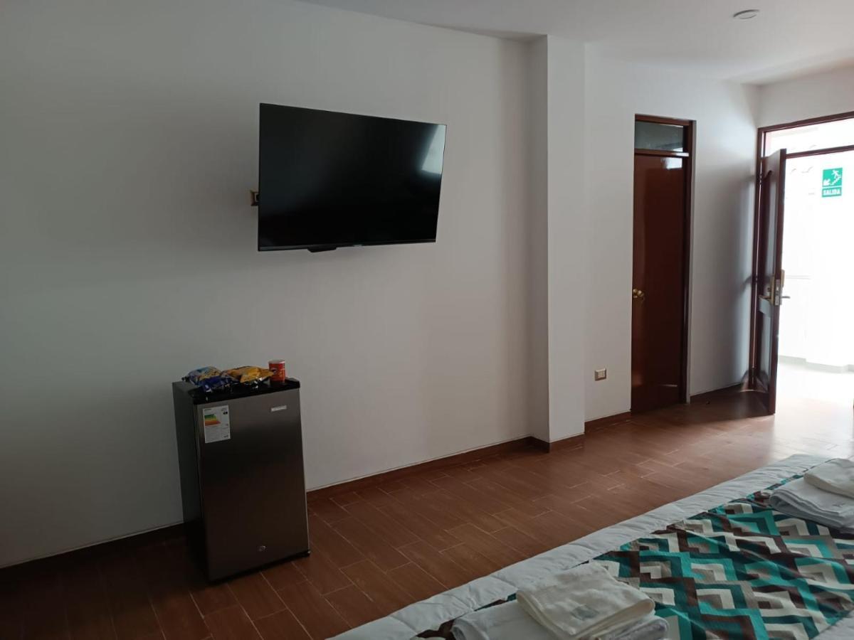 Hotel El Bosque Хаен Екстериор снимка