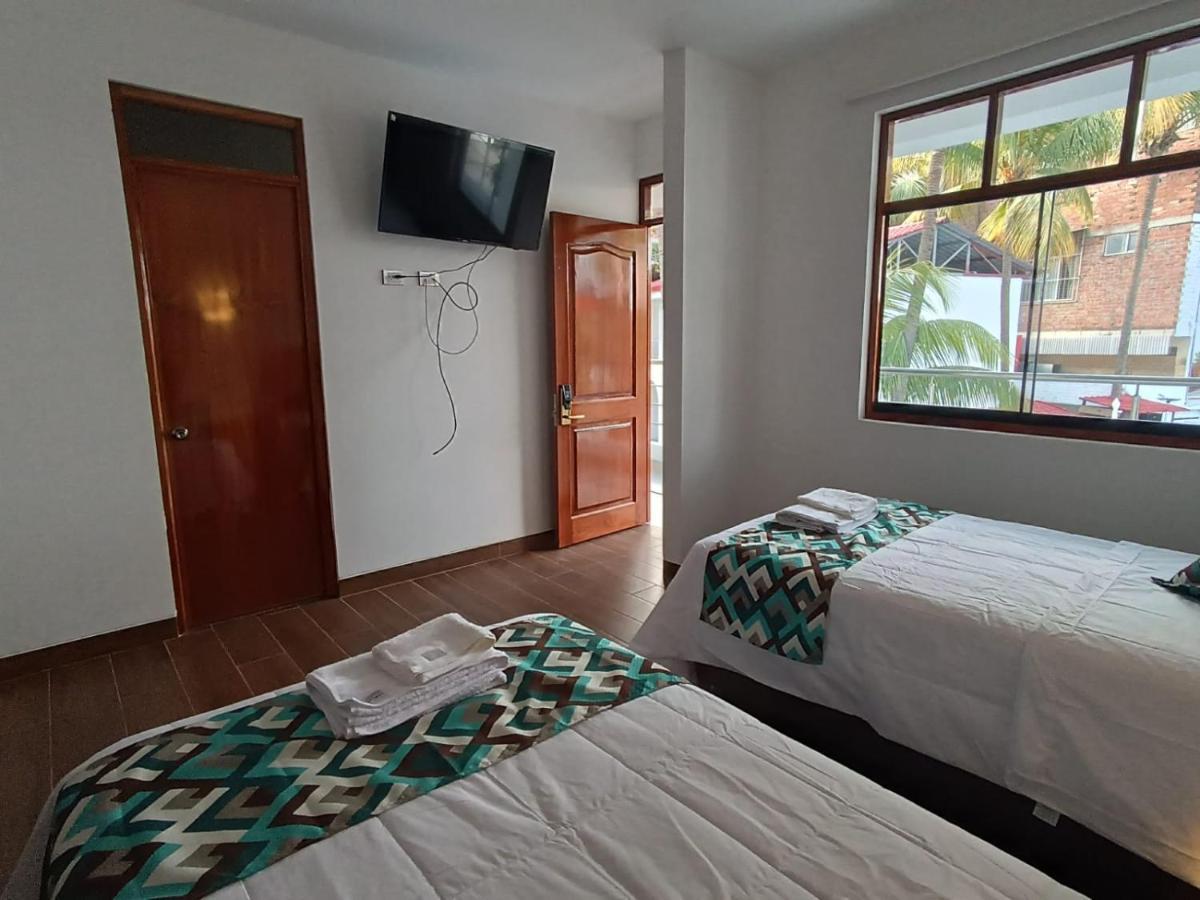 Hotel El Bosque Хаен Екстериор снимка