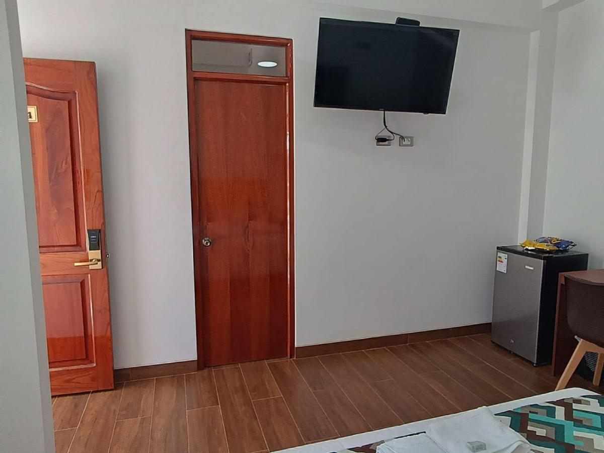 Hotel El Bosque Хаен Екстериор снимка