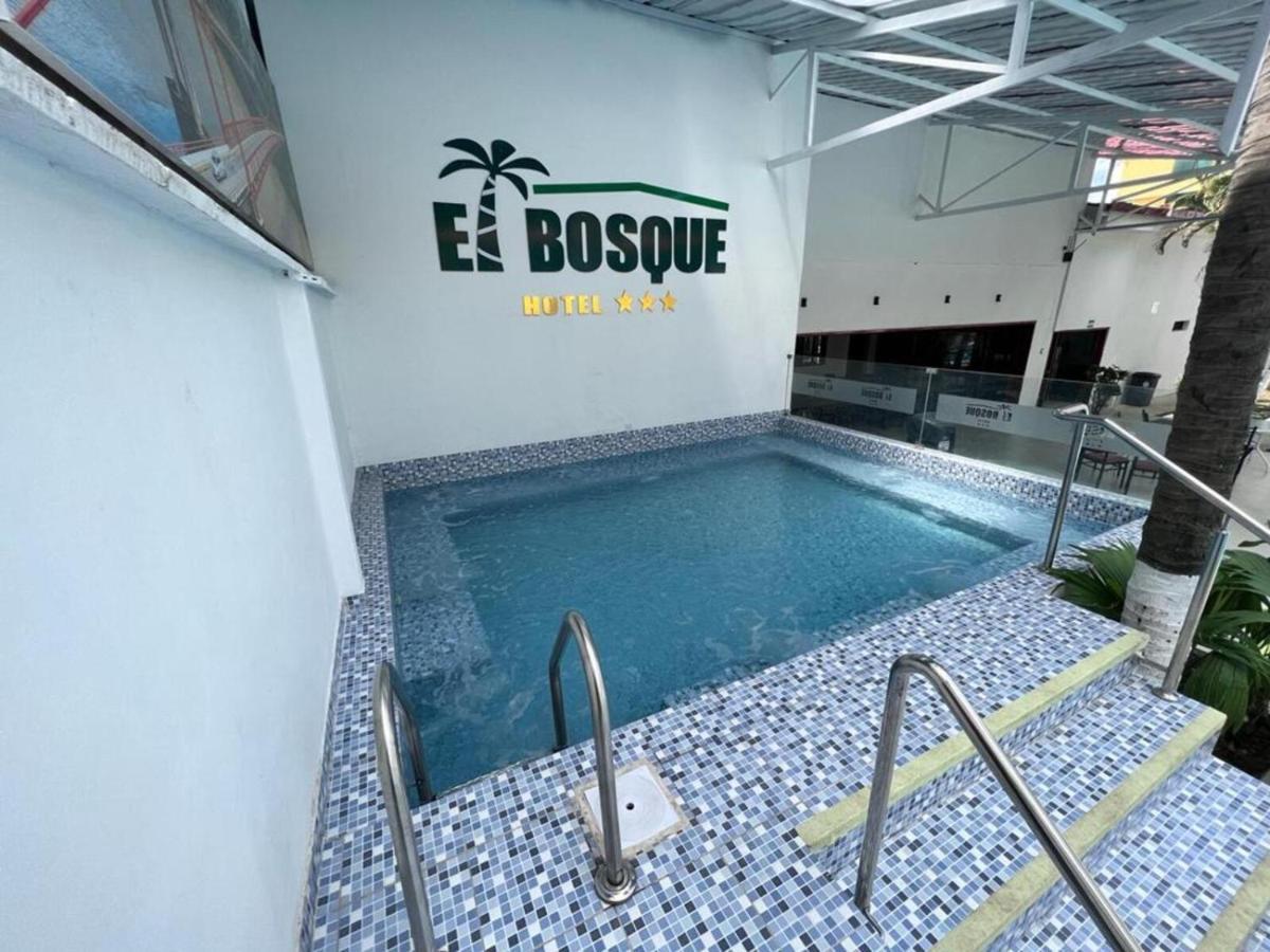 Hotel El Bosque Хаен Екстериор снимка