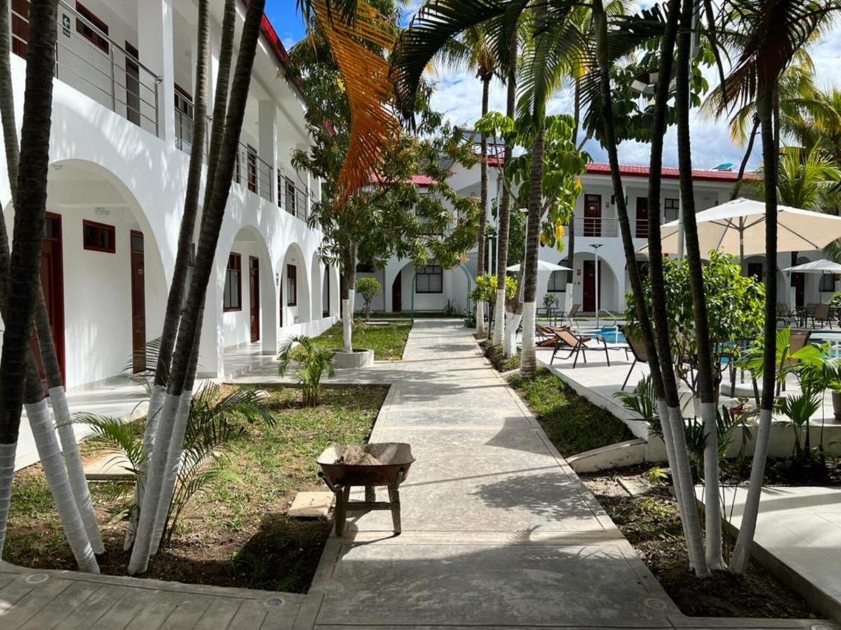 Hotel El Bosque Хаен Екстериор снимка